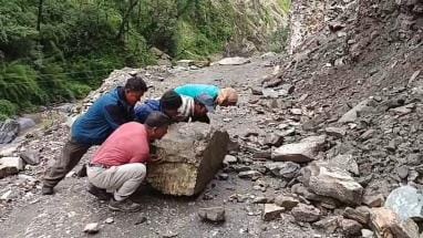 People are troubled by landslide on Badiyakot-Borbalda road