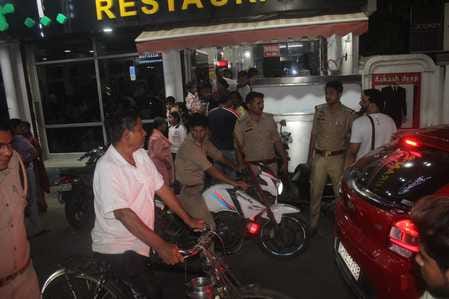 Couple beaten up in restaurant over food bill dispute