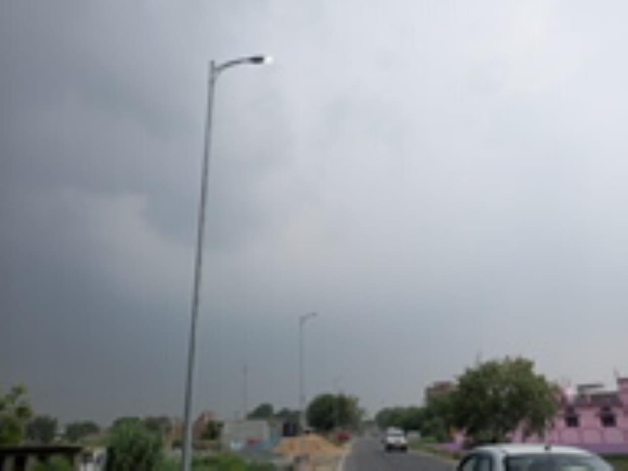 Negligence: Street lights are burning even during the day amid power crisis