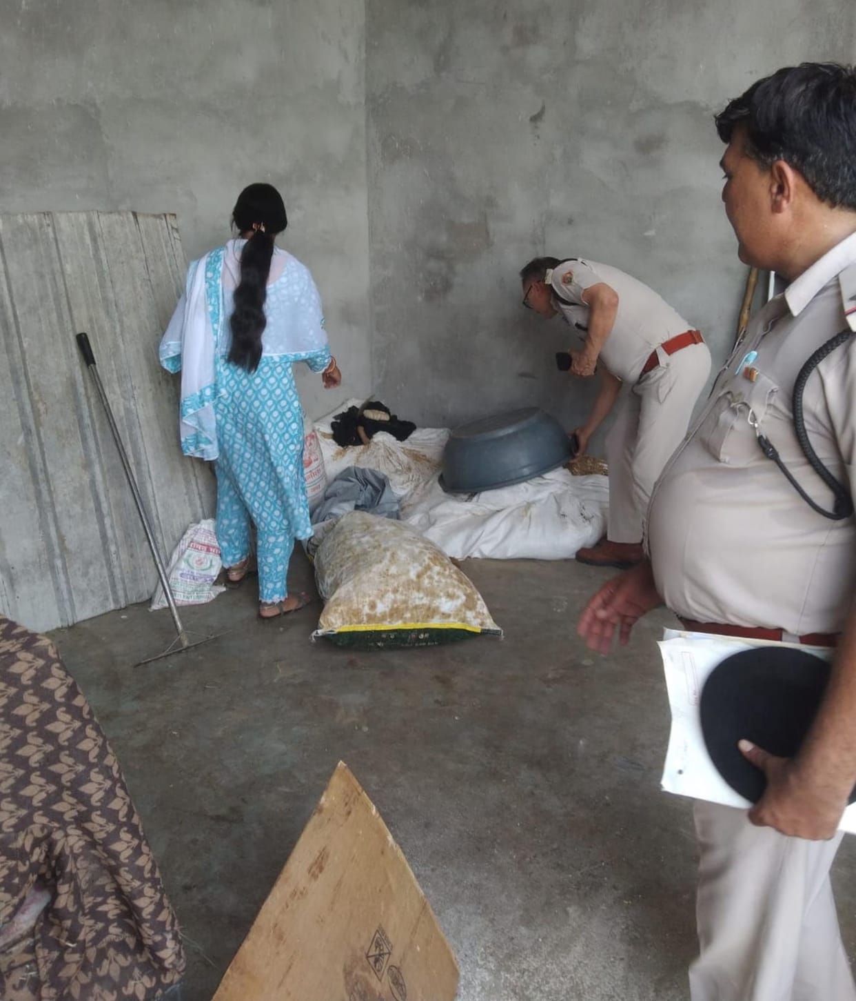 police raid on norcotics smugglers house