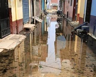 The pole opened in the first rain, waterlogging in many places, water entered the houses