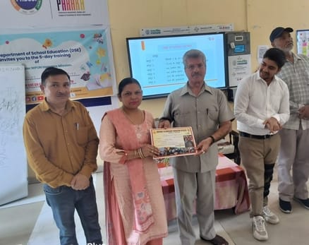 DEEO honored 22 teachers