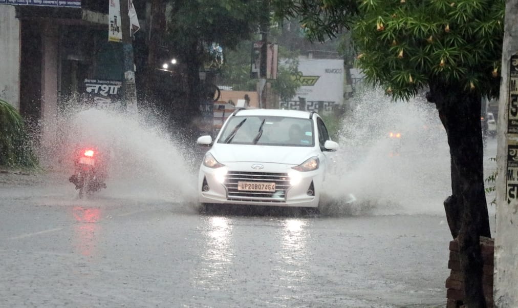 The weather became pleasant due to heavy rain, got relief from heat