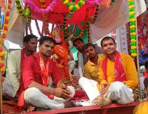 Shobha Yatra was taken out before the installation of the idol