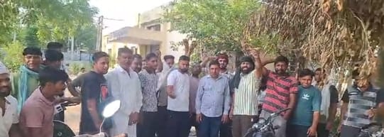 Troubled by power cuts, villagers raised slogans
