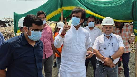 The mayor arrived to see the garbage disposal work in Mangatpuram