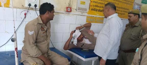 Trailer hits Dial 112 vehicle, constable and home guard injured