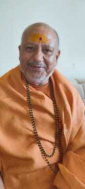 Swami Yatindranand Giri Maharaj supports Banke Bihari temple corridor