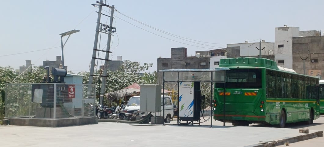Charging station upgrade, now two buses are being charged at a time