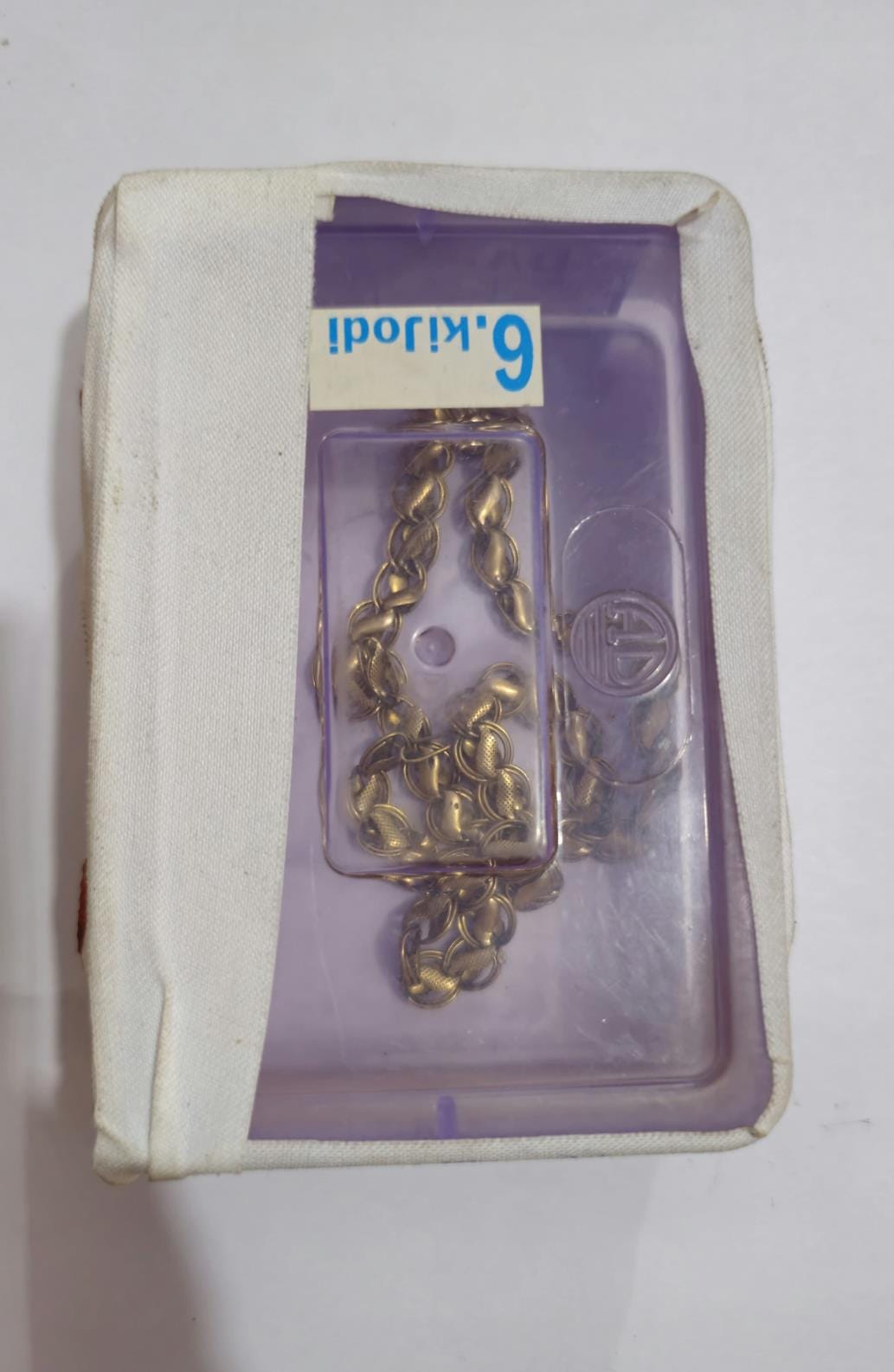 Three miscreants who robbed a woman's chain were arrested