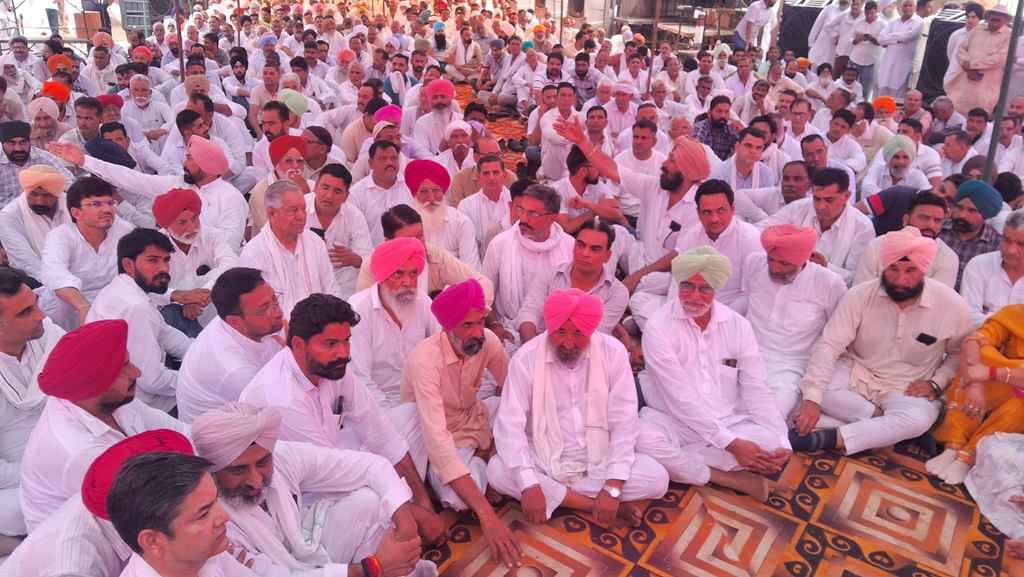 महापड़ाव में उपस्थित कांग्रेसी