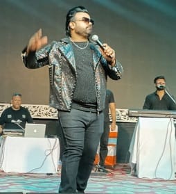 bollywood songs in nauchandi night