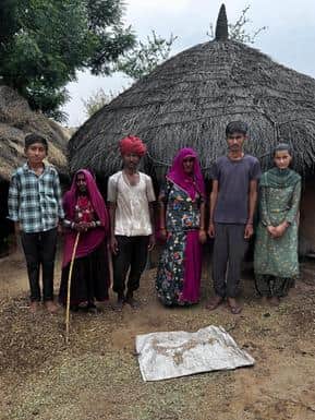 रेखाराम के आंसू बोले – अब बर्तन नहीं धोने पड़ेंगे, बेटा बन गया डॉक्टर