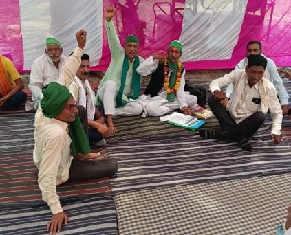 Canals dried up, angry farmers started hunger strike