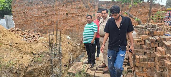 Land mafias did illegal construction on municipal land