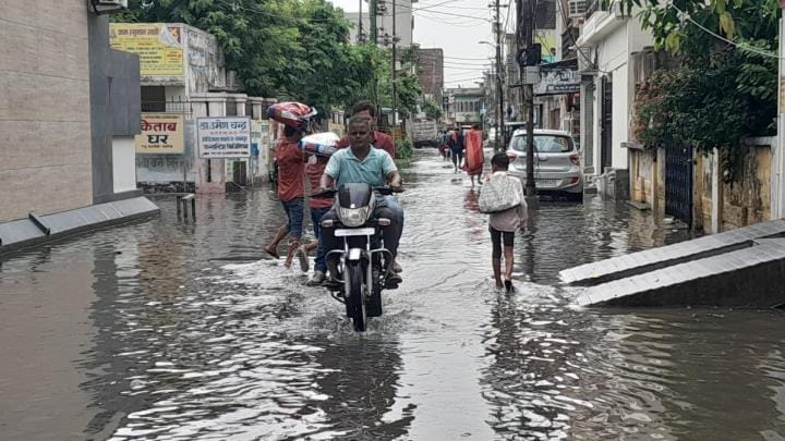 Relief from rain... Woman dies due to lightning, brother and sister burnt