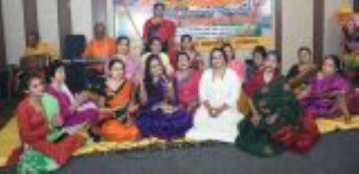 Bhajans were sung on the foundation day of Kainchi Dham