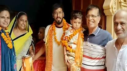 सीए भाविक भाटिया परिवार सहित सकुशल लौटे