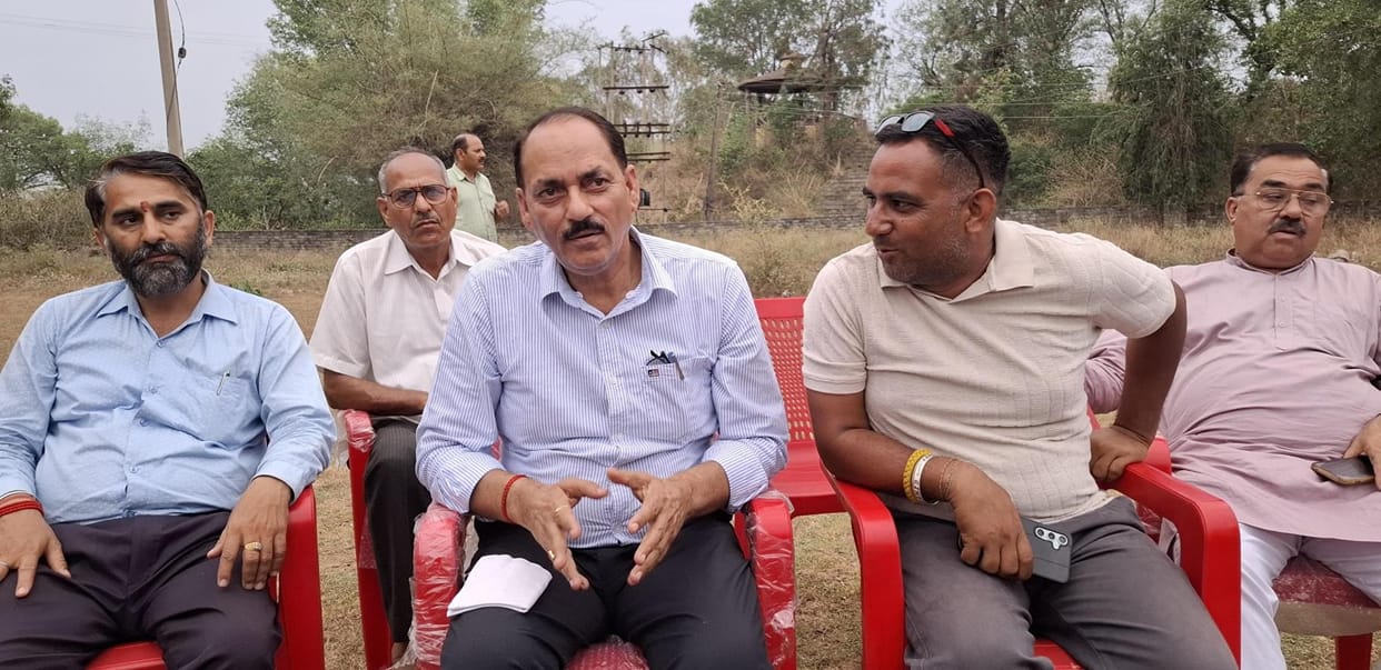 MLA Vijay Sharma targeted the government and administration
