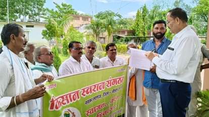 किसान संघ ने मांगों के संबंध में एसडीएम को ज्ञापन सौंपा।