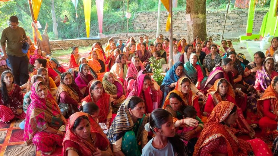 Devotees coming from far and wide to listen to Devi Bhagwat