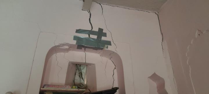 Houses are cracking in Chaubia Pada...