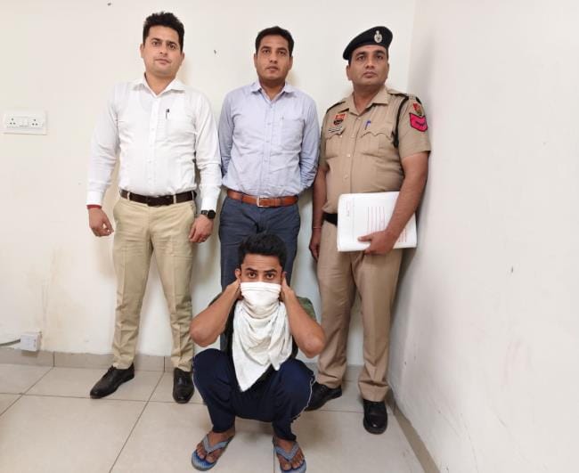 Accused of cheating a woman arrested from UP