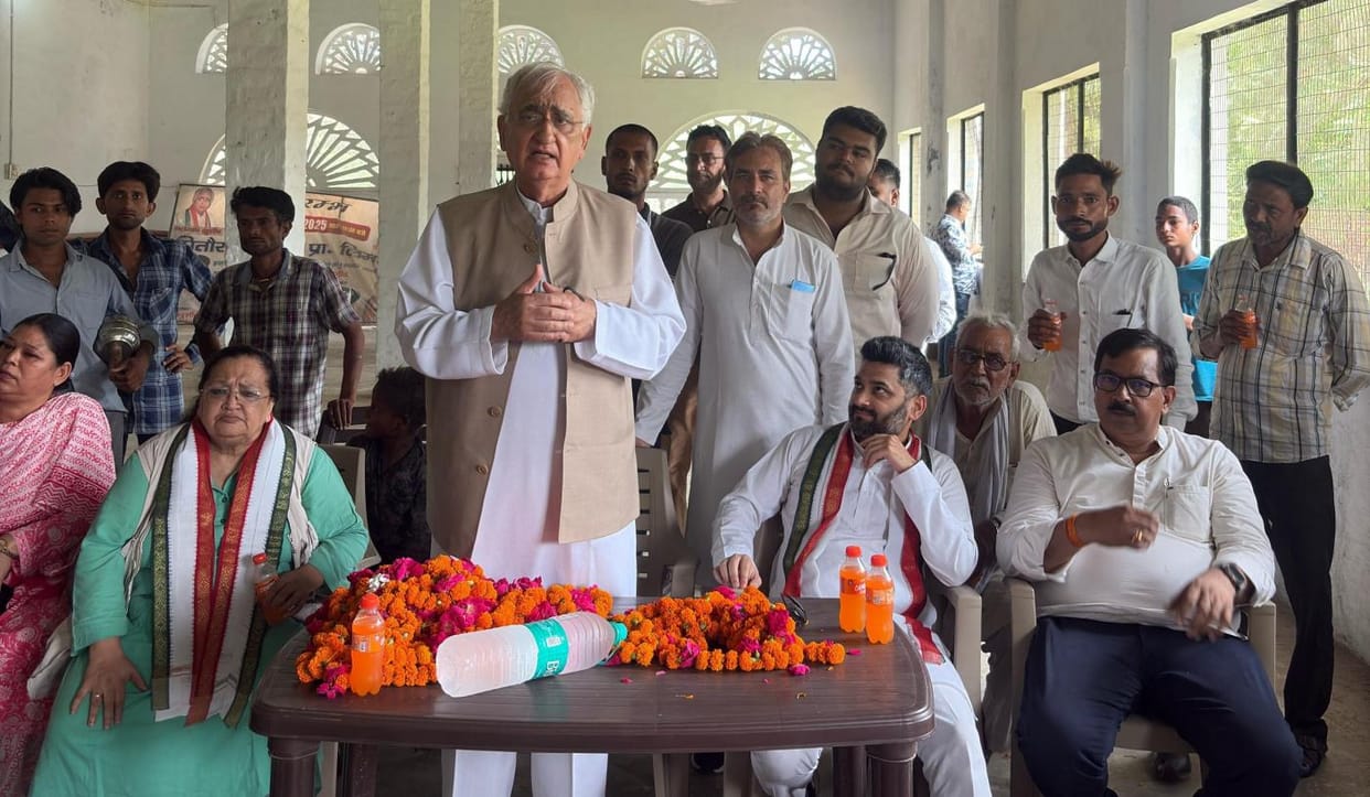 Salman Khurshid was warmly welcomed by Youth Congress