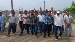 in Mauganj, there was a roar of no arrests, no work, revenue staff reached the Collectorate