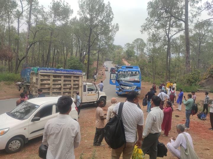 50 passengers injured in collision between two buses