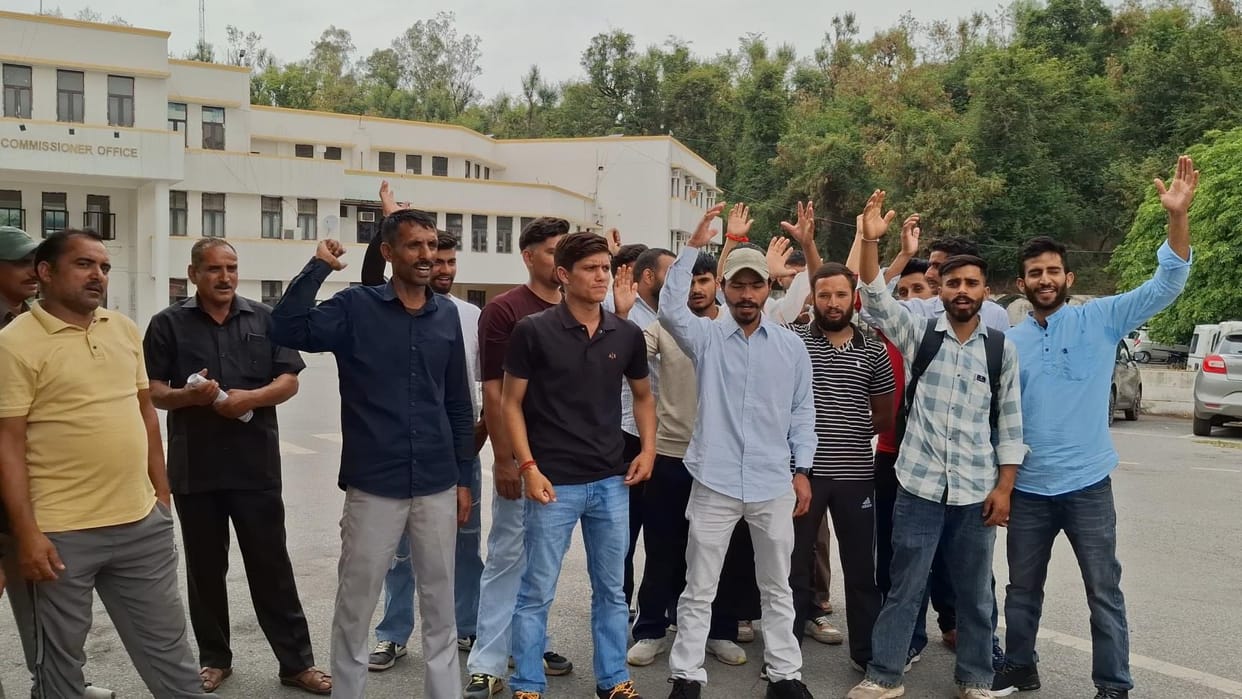 Demand for railway station in Kaudi and stoppage of Vande Bharat