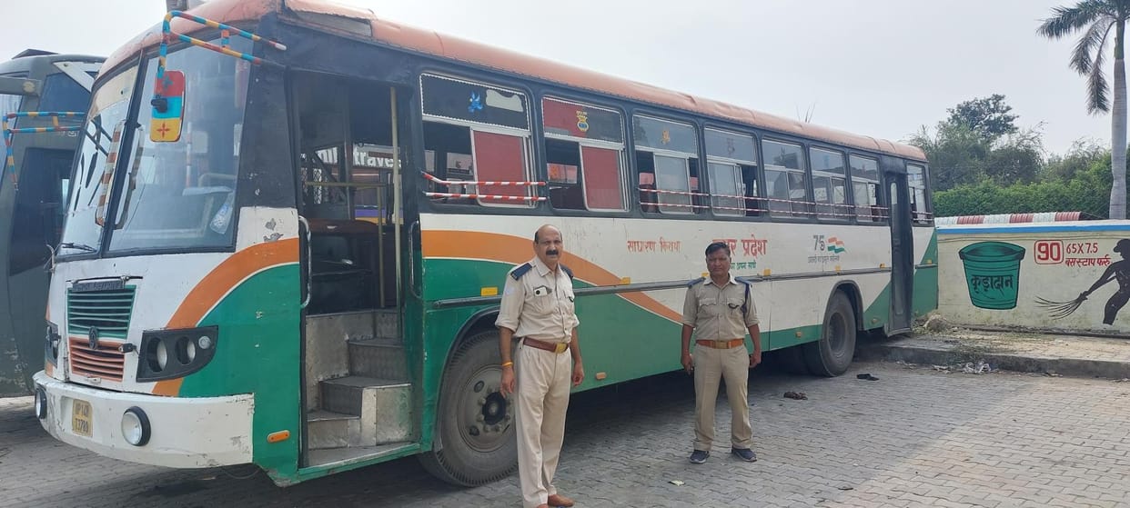 Illegal bus running in the colour of roadways seized, instructions for FIR