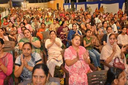 Mother is the one who instills values: Aditi Bharti