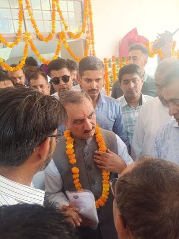 Chief Minister gave a gift of Rs 25.79 crore to Una