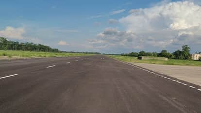 वीरपुर हवाई अड्डा का रनवे।मंत्री नीरज कुमार सिंह बबलू।