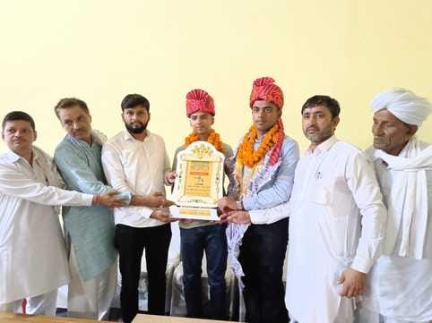 Labourer's son becomes lieutenant in Air Force, emotional father said- I never thought that my son would wear a uniform