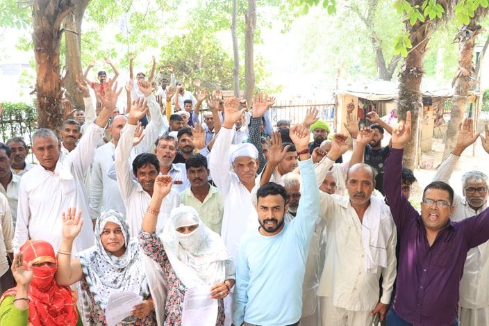 Protest at Mini Secretariat against citizens coming from Pakistan