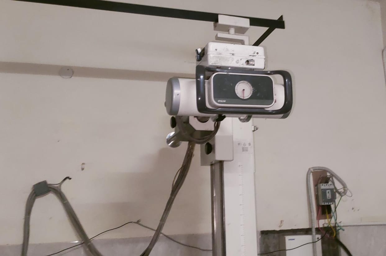 The generator of the X-ray machine broke down again, the portable machine is not capable of doing large X-rays