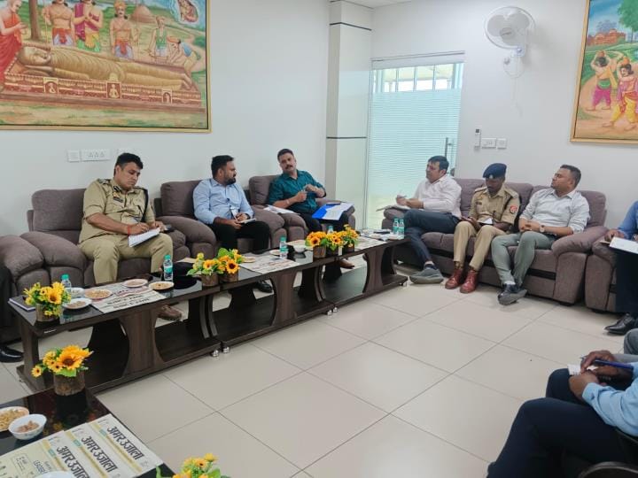 The district administration held a meeting with SPG officers regarding the PM's transit program