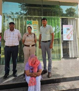 A woman was running a gang from Punjab to cheat people in the name of work from home, Rs 11 lakh recovered
