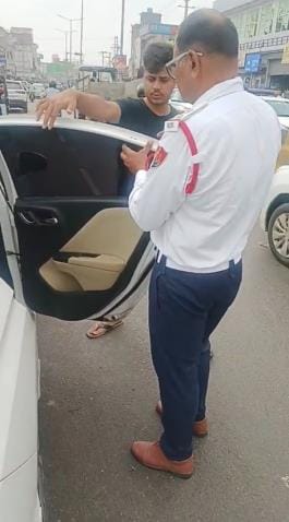 45 thousand rupees challan was issued for three vehicles with black film