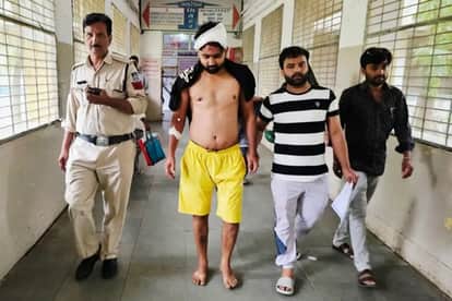 Car overturned on the expressway, one Haryana resident died and three injured