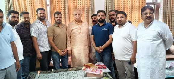 Kuldeep became the Youth Congress District President, MLA Arora congratulated him