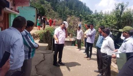 MLA got angry over delay in work of drinking water scheme in Sui Pau