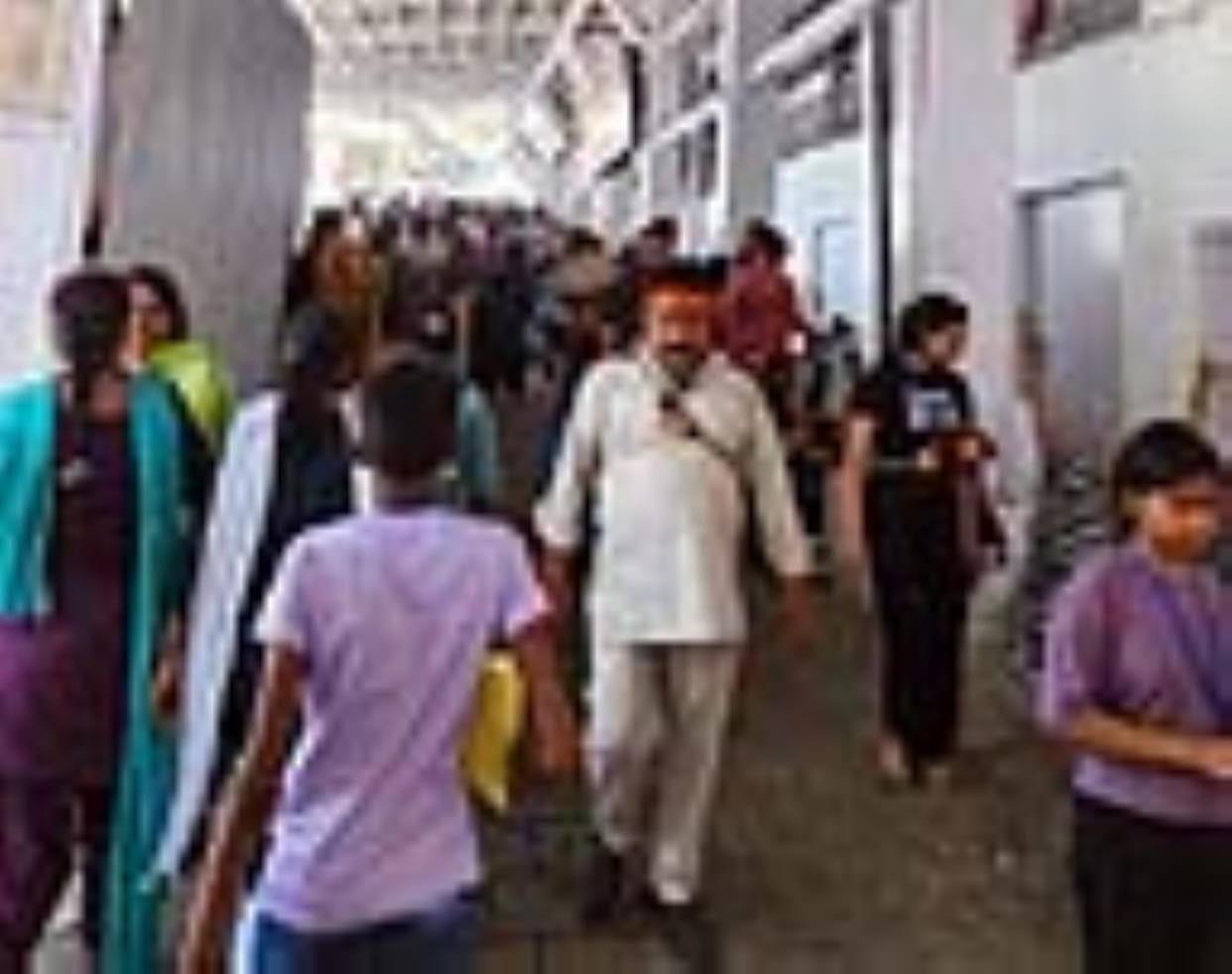 Clouds remained in the Vaishno Devi shrine throughout the day, helicopter service affected