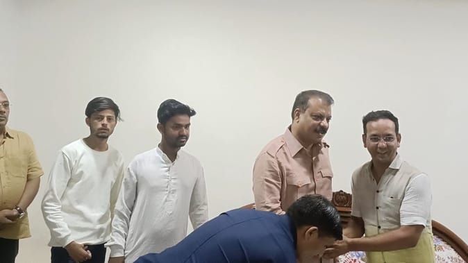 खंडवा के सर्किट हाउस पहुंचे नेता प्रतिपक्ष उमंग सिंघार