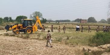 Bulldozer roared on the land which was obstructing the ring road for two years, construction started