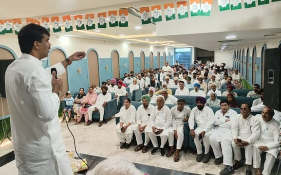 Observers took opinion from workers for the post of District Congress President
