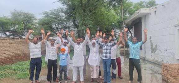 Sewerage in the street is incomplete, road is not built either, anger erupts on the municipality and public health department