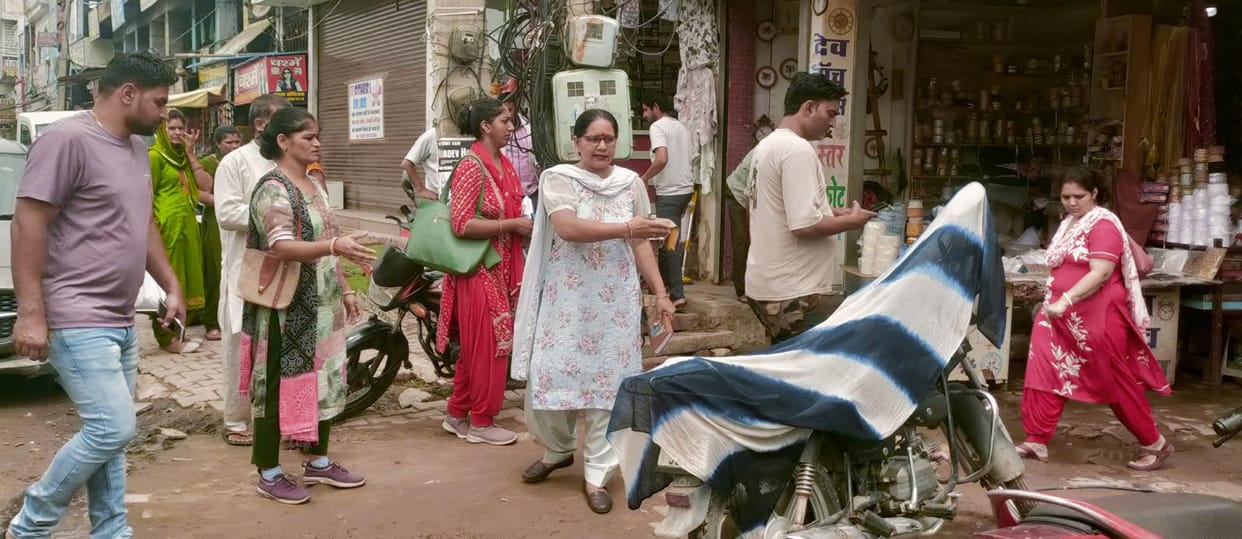 Municipal council took action against encroachment in Charkhi Dadri